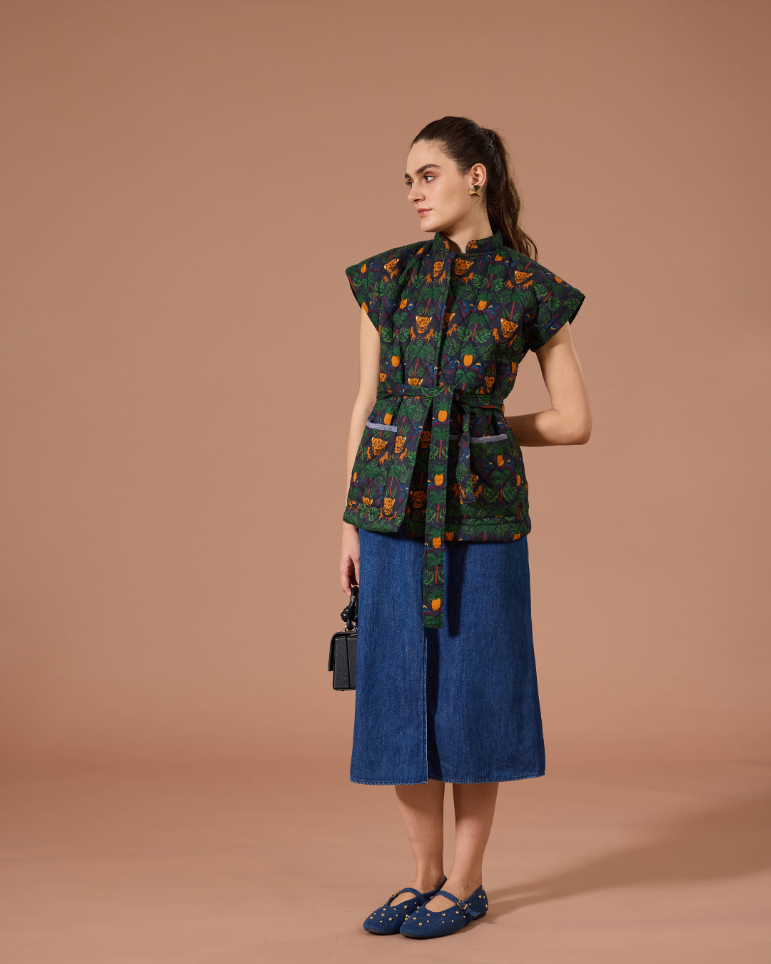 JAIPUR SLEEVELESS QUILTED JACKET BRO TROPICAL