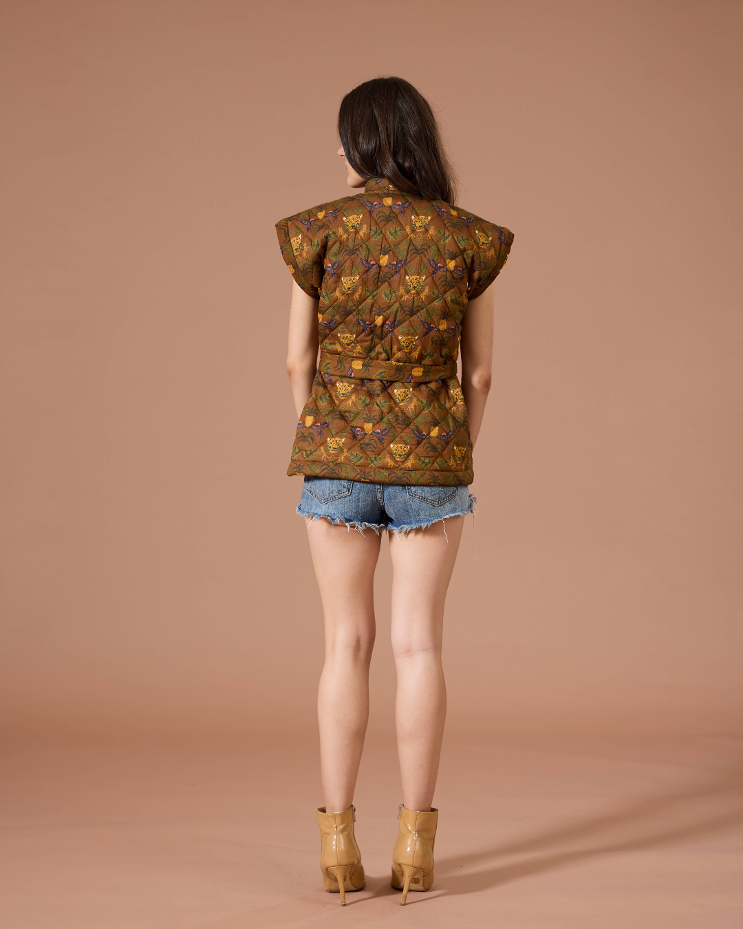 JAIPUR SLEEVELESS QUILTED JACKET BRO TROPICAL