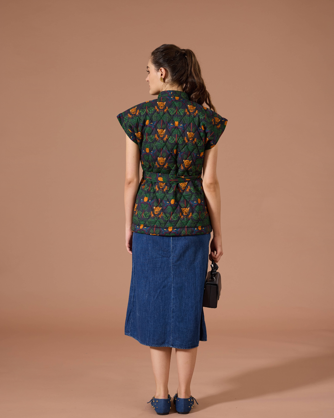 JAIPUR SLEEVELESS QUILTED JACKET BRO TROPICAL