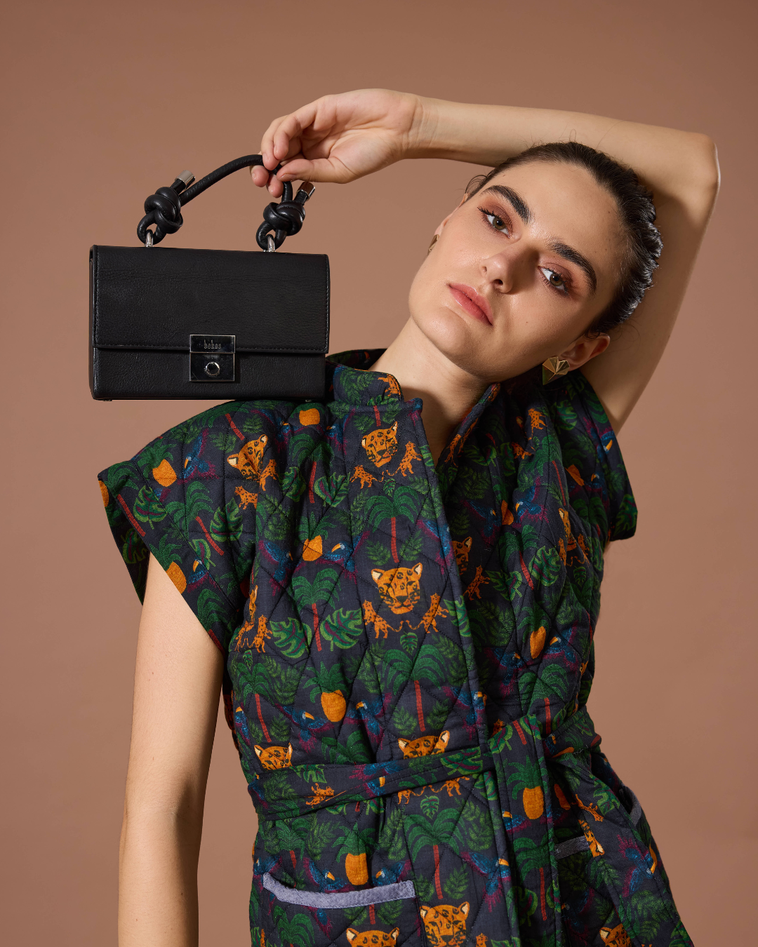 JAIPUR SLEEVELESS QUILTED JACKET BRO TROPICAL